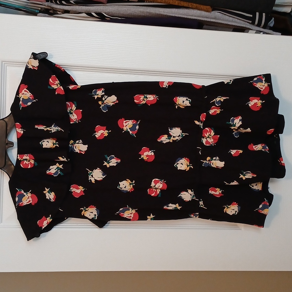 Ralph Lauren Black Top With Floral Wrap-around Design - Picture 3 of 6